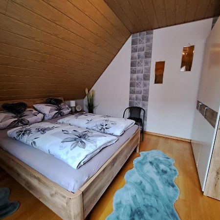Ferienwohnung Sonja Mit Garten Und Freisitz Steinwiesen Esterno foto